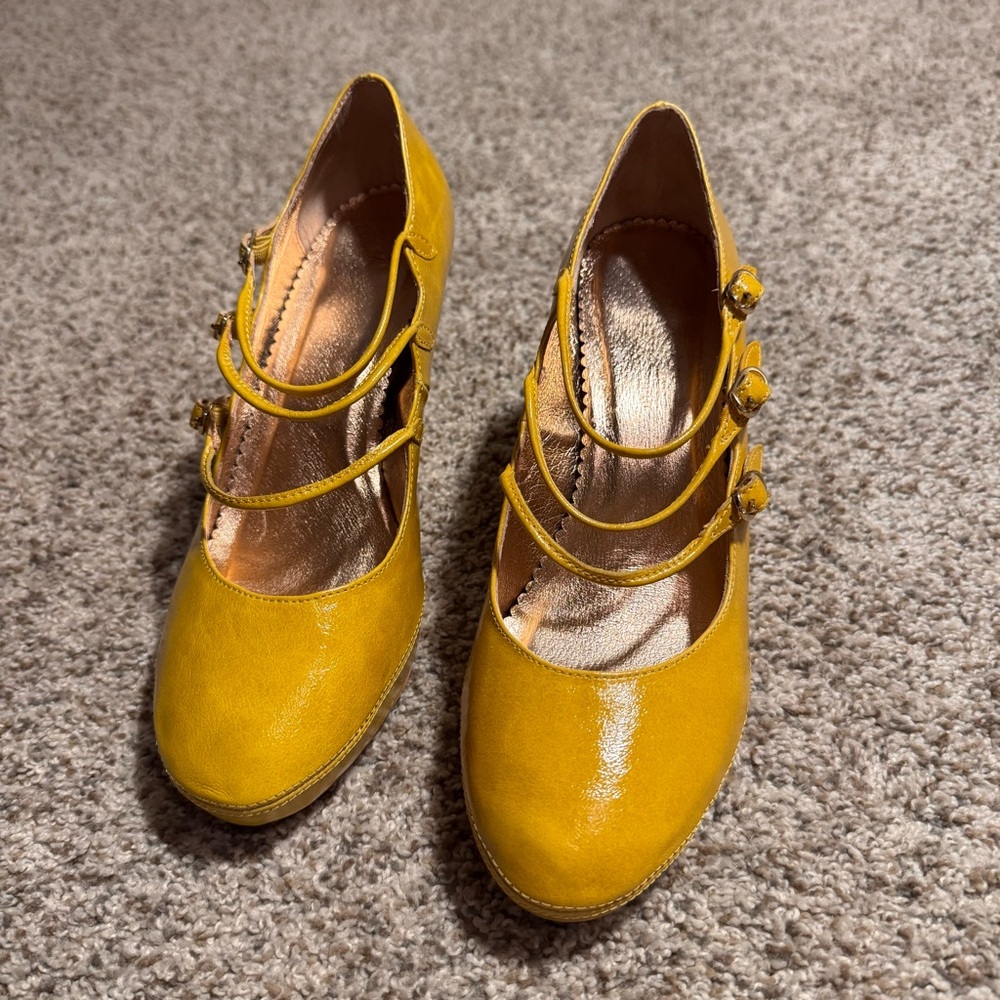 Miss Albright Strappy Yellow Wedge Heels- 8.5